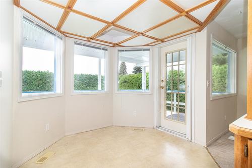 1594 Rutland Road, Kelowna, BC - Indoor Photo Showing Other Room