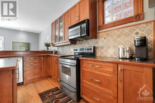 290 Lyon Street N, Ottawa, ON - Indoor Photo Showing Kitchen