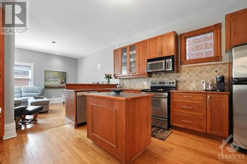 290 Lyon Street N, Ottawa, ON - Indoor Photo Showing Kitchen