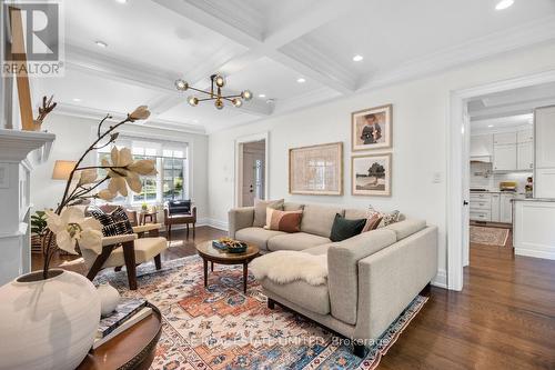 119 Burnhamthorpe Road, Toronto (Islington-City Centre West), ON - Indoor Photo Showing Living Room