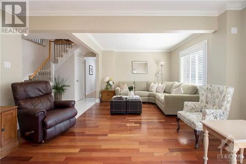 24 Sparrow Way, Ottawa, ON - Indoor Photo Showing Living Room