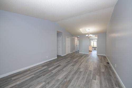 13-1400 14 Avenue, Vernon, BC - Indoor Photo Showing Other Room