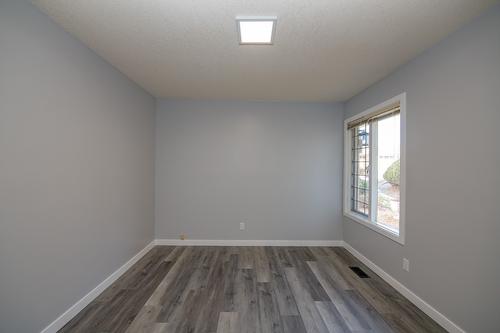 13-1400 14 Avenue, Vernon, BC - Indoor Photo Showing Other Room