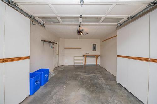 13-1400 14 Avenue, Vernon, BC - Indoor Photo Showing Garage