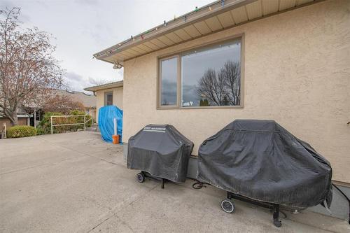 13-1400 14 Avenue, Vernon, BC - Outdoor With Exterior