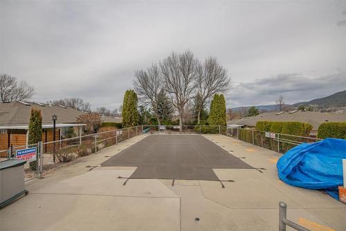 13-1400 14 Avenue, Vernon, BC - Outdoor