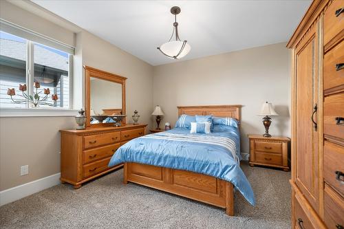 2384 Bellagio Lane, Kelowna, BC - Indoor Photo Showing Bedroom