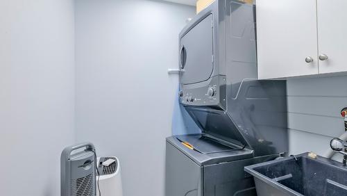 2742 Cameron Road, West Kelowna, BC - Indoor Photo Showing Laundry Room