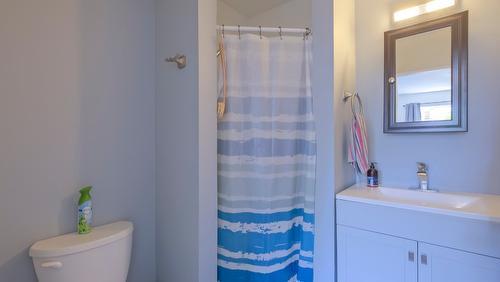 2742 Cameron Road, West Kelowna, BC - Indoor Photo Showing Bathroom