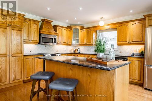 18 Denfield Road, Kawartha Lakes (Lindsay), ON - Indoor Photo Showing Kitchen