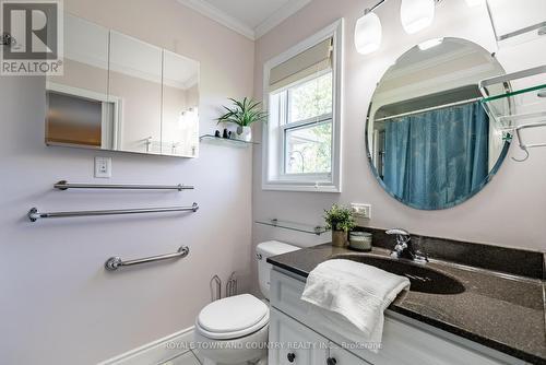 18 Denfield Road, Kawartha Lakes (Lindsay), ON - Indoor Photo Showing Bathroom