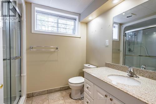 18 Denfield Road, Kawartha Lakes (Lindsay), ON - Indoor Photo Showing Bathroom