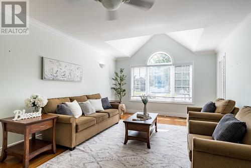 18 Denfield Road, Kawartha Lakes (Lindsay), ON - Indoor Photo Showing Living Room