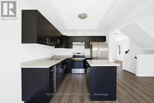 185 Bur Oak Drive, Thorold, ON - Indoor Photo Showing Kitchen With Stainless Steel Kitchen With Double Sink