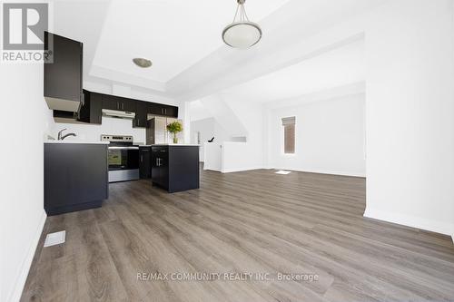 185 Bur Oak Drive, Thorold, ON - Indoor Photo Showing Kitchen