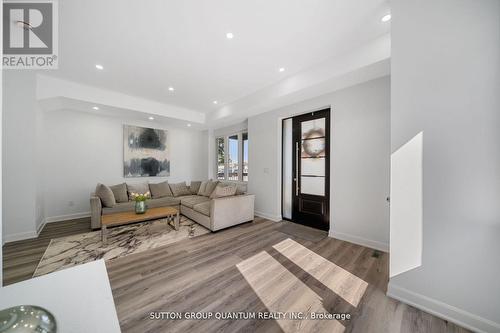 50 Bell Avenue, Hamilton (Bartonville), ON - Indoor Photo Showing Living Room