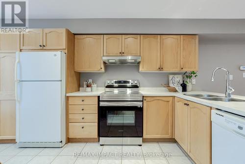 32 Kilgannon Avenue, Clarington (Courtice), ON - Indoor Photo Showing Kitchen With Double Sink