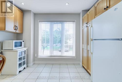 32 Kilgannon Avenue, Clarington (Courtice), ON - Indoor Photo Showing Kitchen