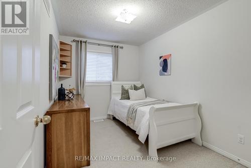 32 Kilgannon Avenue, Clarington (Courtice), ON - Indoor Photo Showing Bedroom