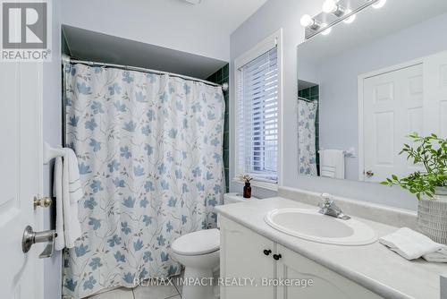 32 Kilgannon Avenue, Clarington (Courtice), ON - Indoor Photo Showing Bathroom