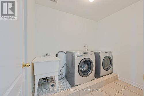 17 - 90 Cedarbrook Road, Brampton (Sandringham-Wellington), ON - Indoor Photo Showing Laundry Room