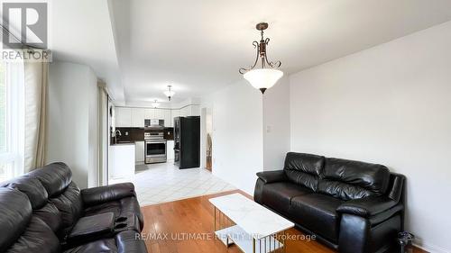 2598 Dashwood Drive, Oakville, ON - Indoor Photo Showing Living Room