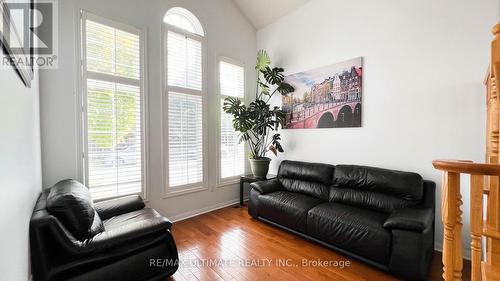 2598 Dashwood Drive, Oakville, ON - Indoor Photo Showing Living Room