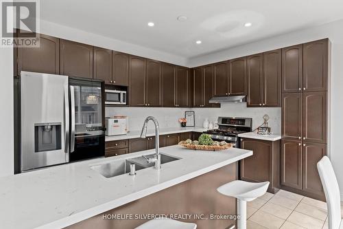 86 Bear Run Road, Brampton, ON - Indoor Photo Showing Kitchen