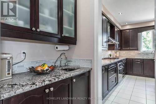 13 Hua Du Avenue, Markham (Berczy), ON - Indoor Photo Showing Kitchen With Upgraded Kitchen