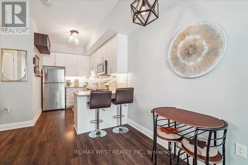 F1101 - 32 Coles Avenue, Vaughan, ON - Indoor Photo Showing Kitchen