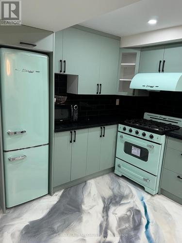 3 Locomotive Crescent, Brampton, ON - Indoor Photo Showing Kitchen