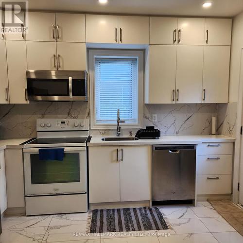 4508 Ryerson Crescent, Niagara Falls, ON - Indoor Photo Showing Kitchen