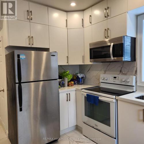 4508 Ryerson Crescent, Niagara Falls, ON - Indoor Photo Showing Kitchen