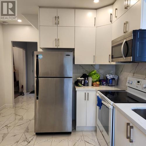 4508 Ryerson Crescent, Niagara Falls, ON - Indoor Photo Showing Kitchen