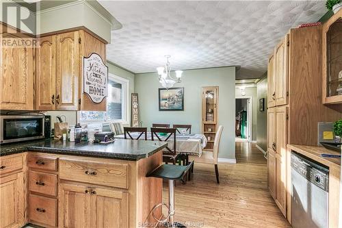 16 Cote Avenue, Chelmsford, ON - Indoor Photo Showing Kitchen