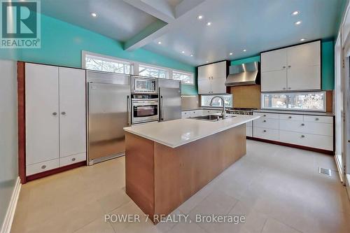 34 Groveland Crescent, Toronto (Parkwoods-Donalda), ON - Indoor Photo Showing Kitchen With Upgraded Kitchen