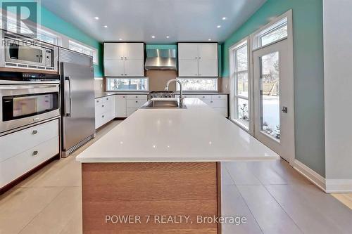 34 Groveland Crescent, Toronto, ON - Indoor Photo Showing Kitchen