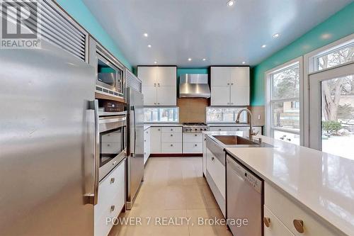 34 Groveland Crescent, Toronto, ON - Indoor Photo Showing Kitchen