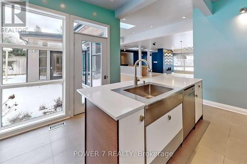 34 Groveland Crescent, Toronto, ON - Indoor Photo Showing Kitchen