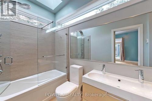 34 Groveland Crescent, Toronto, ON - Indoor Photo Showing Bathroom