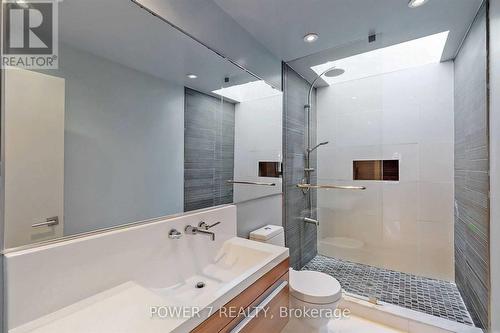 34 Groveland Crescent, Toronto, ON - Indoor Photo Showing Bathroom