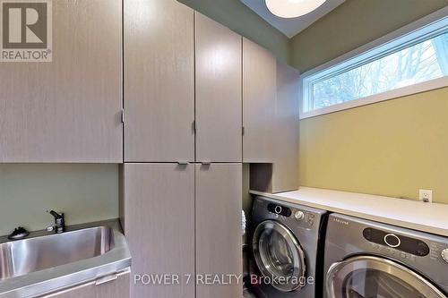 34 Groveland Crescent, Toronto (Parkwoods-Donalda), ON - Indoor Photo Showing Laundry Room