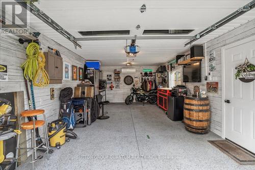 68 Wyngate Avenue, Hamilton, ON - Indoor Photo Showing Garage