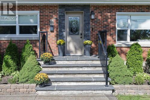 68 Wyngate Avenue, Hamilton (Stoney Creek), ON - Outdoor With Facade