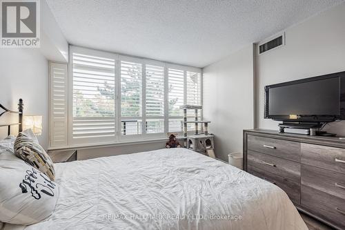 312 - 22 Clarissa Drive, Richmond Hill (Harding), ON - Indoor Photo Showing Bedroom