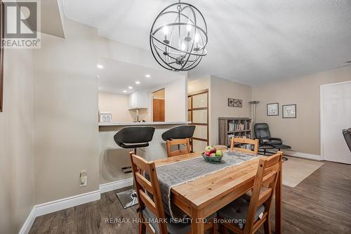 312 - 22 Clarissa Drive, Richmond Hill (Harding), ON - Indoor Photo Showing Dining Room