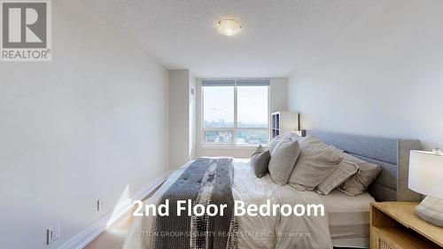 Ph 09 - 1060 Sheppard Avenue W, Toronto (York University Heights), ON - Indoor Photo Showing Bedroom