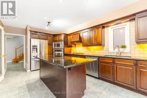 295 Morningmist Street, Brampton (Sandringham-Wellington), ON - Indoor Photo Showing Kitchen With Stainless Steel Kitchen