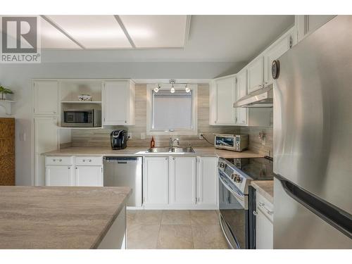 1201 Cameron Avenue Unit# 165, Kelowna, BC - Indoor Photo Showing Kitchen With Stainless Steel Kitchen With Double Sink