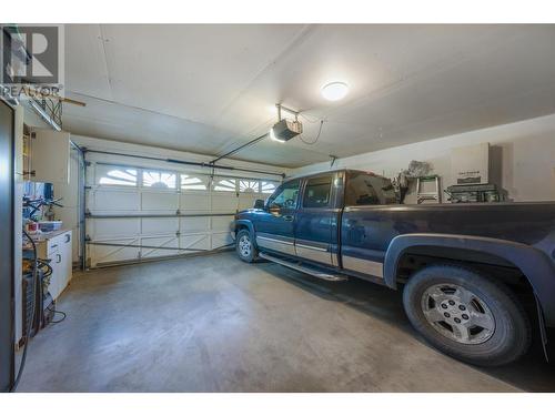 1201 Cameron Avenue Unit# 165, Kelowna, BC - Indoor Photo Showing Garage